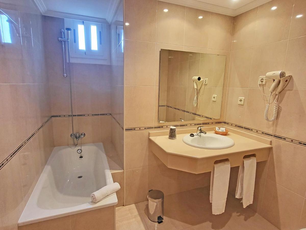 Hotel Villa Juanita O Grove Buitenkant foto
